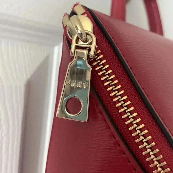 DKNY Bryant red Saffiano leather backpack with gold hardware - Picture 3 of 15